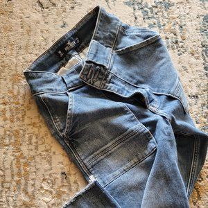 Ultra High-Rise Mom Jean